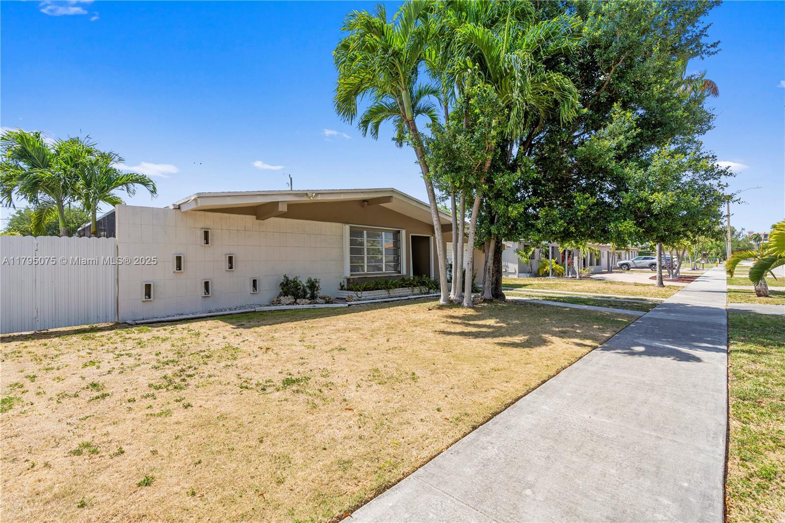 Picture of 1320 SW 84Th Ct, Miami, FL 33144