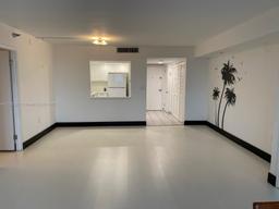 Picture of 20515 E Country Club Dr # 649, Aventura, FL 33180