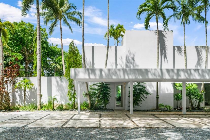Picture of 10400 Old Cutler Rd, Coral Gables FL 33156