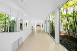 Picture of 10400 Old Cutler Rd, Coral Gables, FL 33156