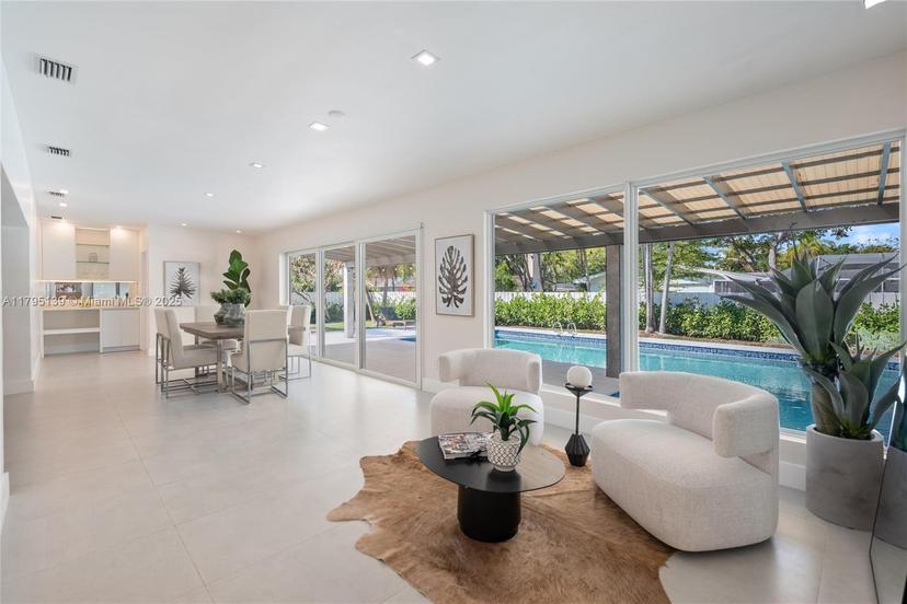 Picture of 14740 SW 83Rd Pl, Palmetto Bay FL 33158