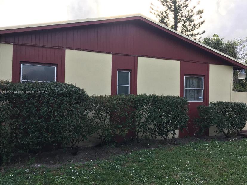 Picture of 2869 NW 197Th Ter, Miami Gardens FL 33056