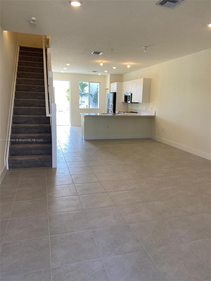 Picture of 10250 NW 66Th St # 103, Doral FL 33178