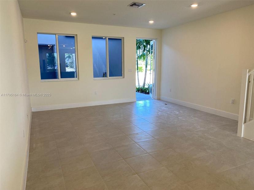 Picture of 10250 NW 66Th St # 103, Doral FL 33178