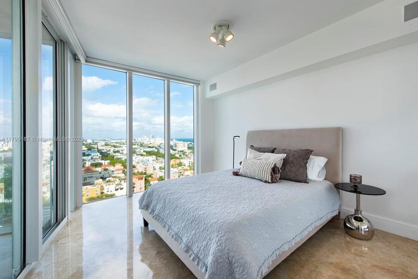Picture of 1000 S Pointe Dr # 1903, Miami Beach FL 33139