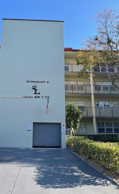 Picture of 13250 SW 7Th Ct # 402L, Pembroke Pines FL 33027