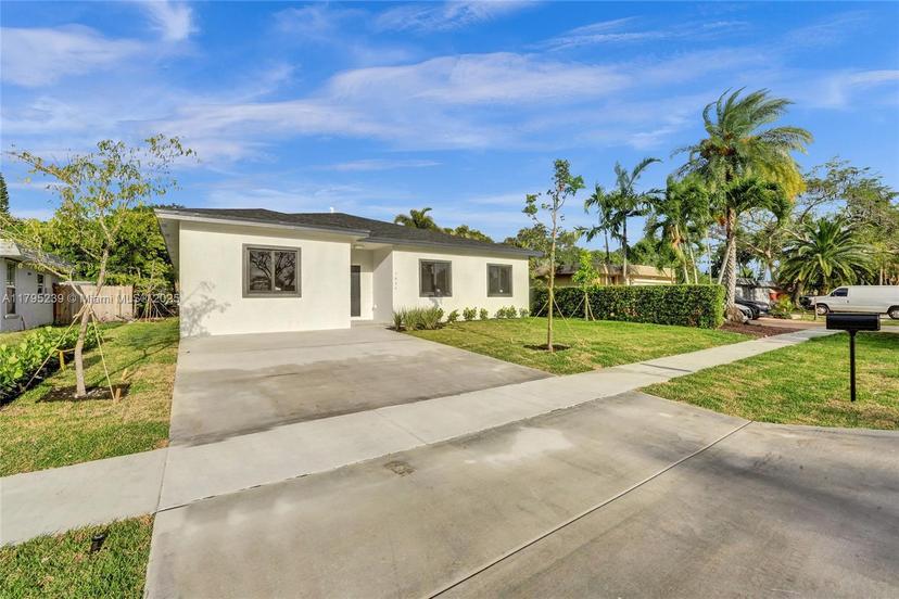 Picture of 7806 NW 68Th Ave, Tamarac FL 33321