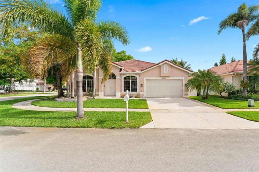 Picture of 18361 NW 10Th St, Pembroke Pines FL 33029
