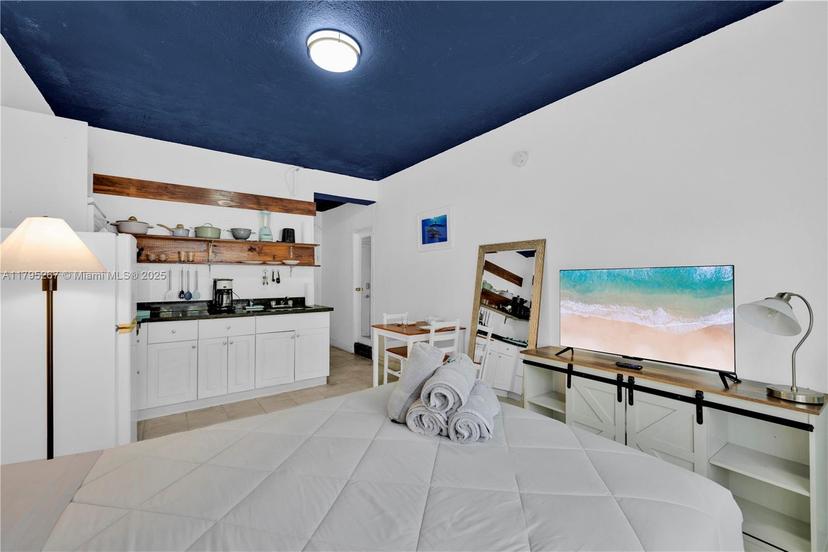 Picture of 255 W 24Th St # 302, Miami Beach FL 33140