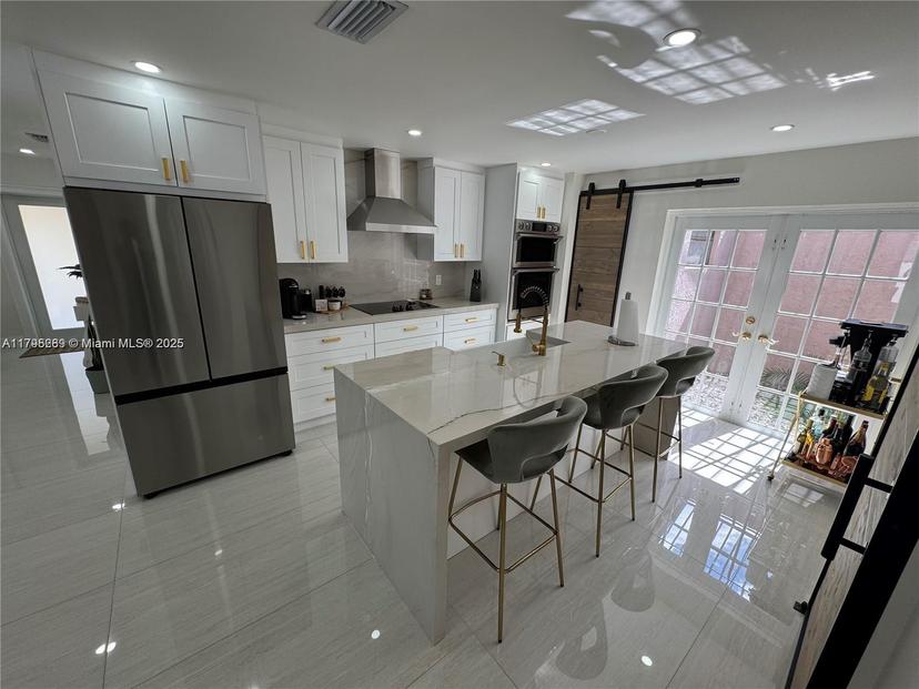 Picture of 2500 SW 137Th Ct, Miami FL 33175