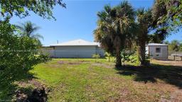 Picture of 3054 NE Beechwood Cir, La Belle, FL 33935