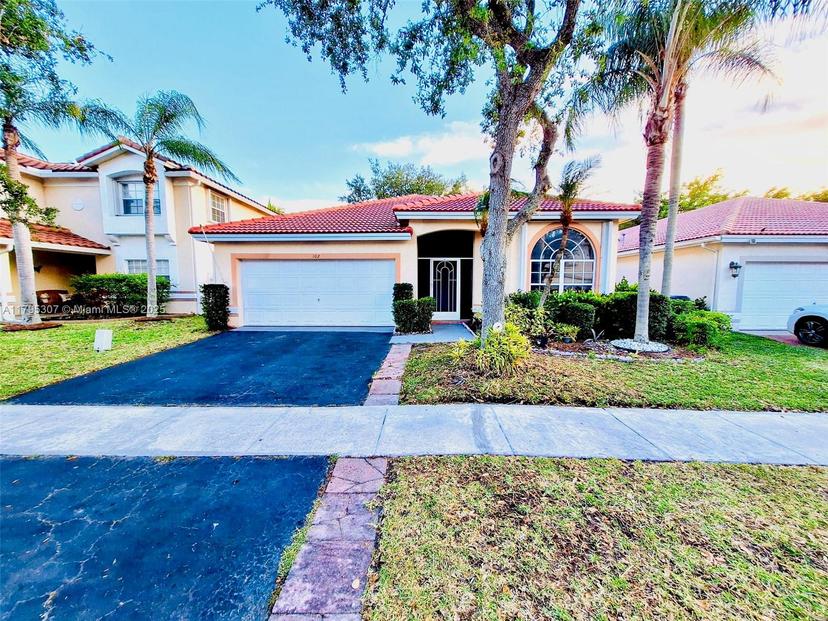 Picture of 102 Gables Blvd, Weston FL 33326