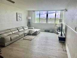 Picture of 9125 SW 77Th Ave # 506, Miami, FL 33156