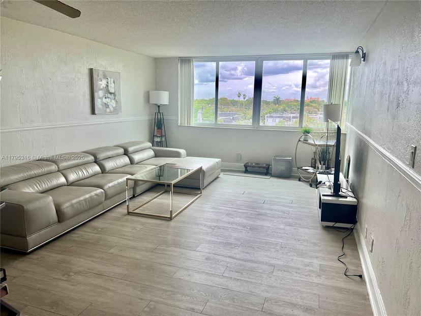Picture of 9125 SW 77Th Ave # 506, Miami FL 33156