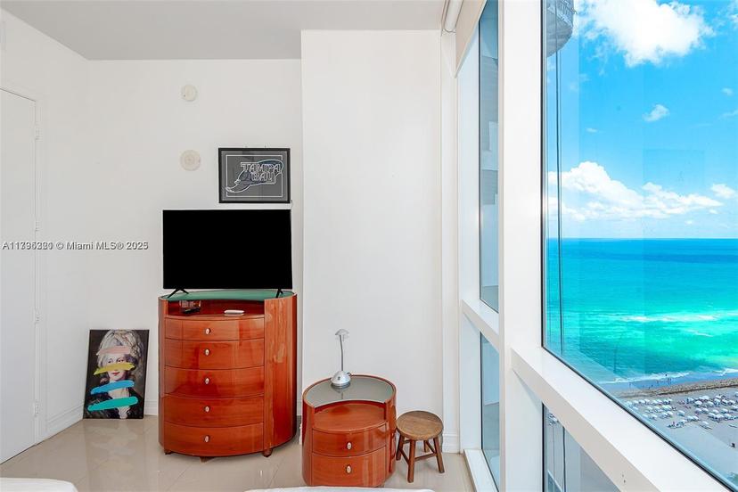 Picture of 18201 Collins Ave # 3405, Sunny Isles Beach FL 33160