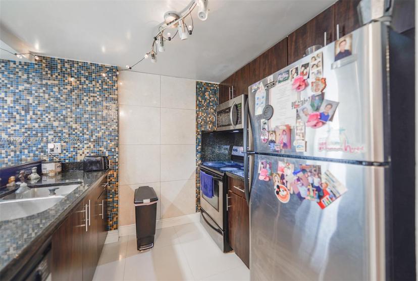 Picture of 800 N Miami Ave # 809, Miami FL 33136