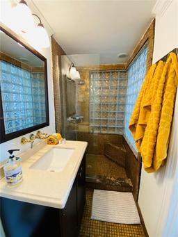 Picture of 335 Ocean Dr # 228, Miami Beach, FL 33139