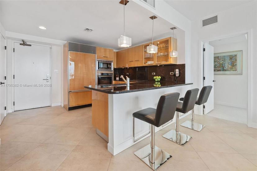 Picture of 6799 Collins Ave # 1106, Miami Beach FL 33141