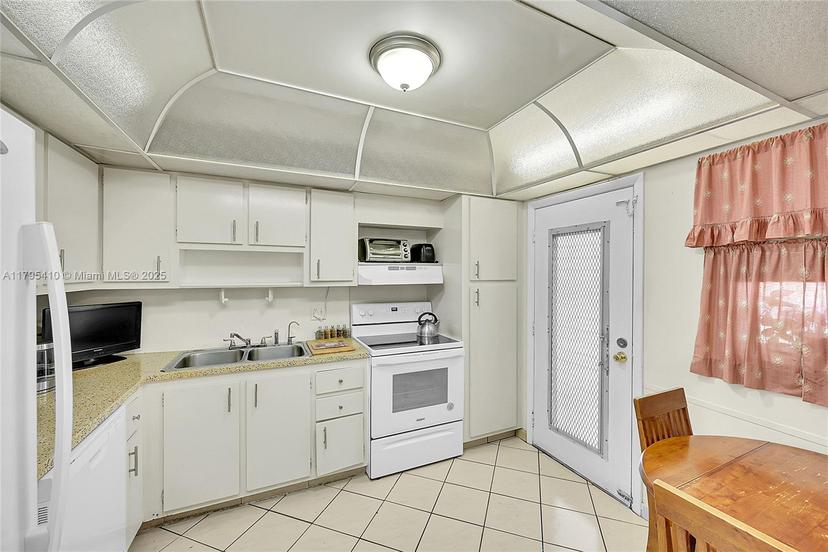Picture of 6100 S Falls Cir Dr # 205, Lauderhill FL 33319