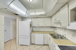 Picture of 6100 S Falls Cir Dr # 205, Lauderhill, FL 33319