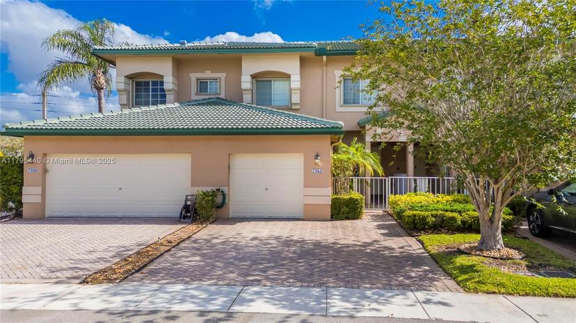 Picture of 7952 W Exeter Blvd W # 101, Tamarac FL 33321