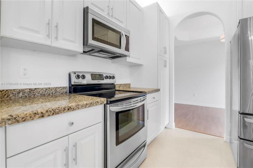 Picture of 7952 W Exeter Blvd W # 101, Tamarac FL 33321