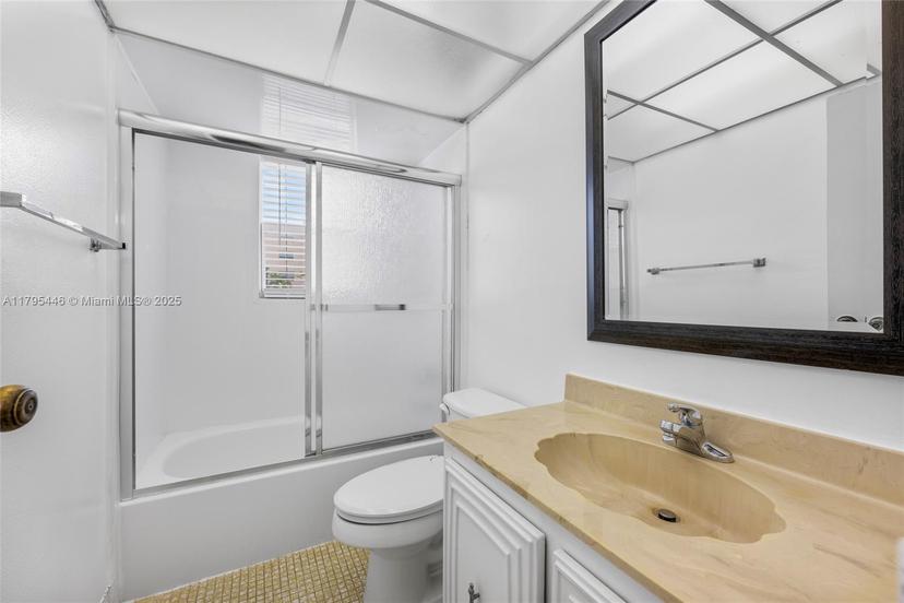Picture of 2861 Somerset Dr # 104, Lauderdale Lakes FL 33311