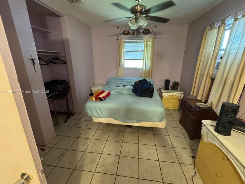 Picture of 4120 SW 31St Dr, West Park FL 33023