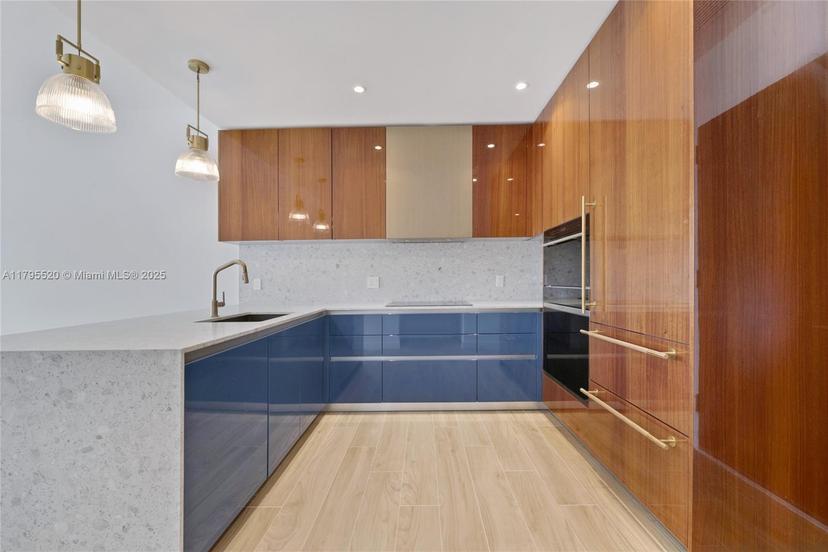 Picture of 2678 Tigertail Ave # 1205, Miami FL 33133