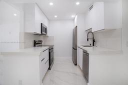 Picture of 13250 SW 7Th Ct # 204L, Pembroke Pines, FL 33027