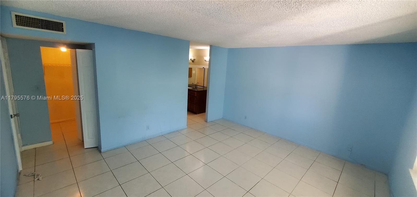 Picture of 3330 Spanish Moss Ter # 401, Lauderhill, FL 33319
