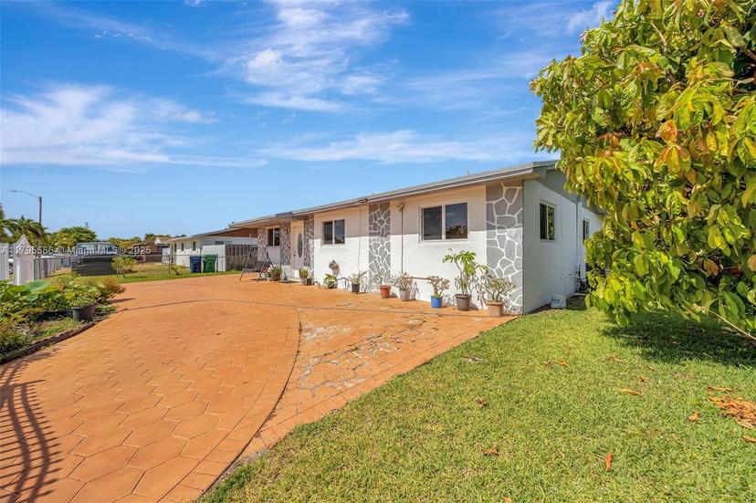 Picture of 20200 SW 112Th Pl, Miami FL 33189