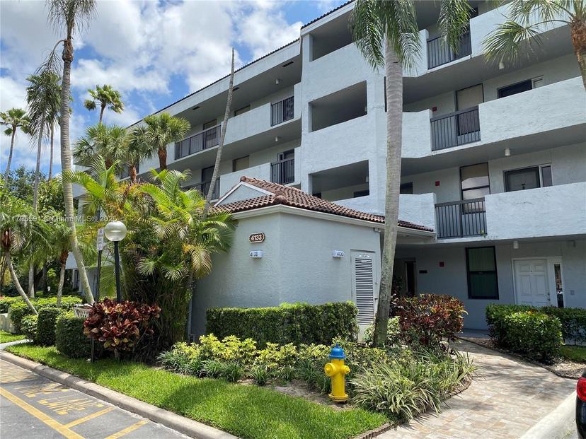 Picture of 4133 S Carambola Cir S # G203, Coconut Creek FL 33066