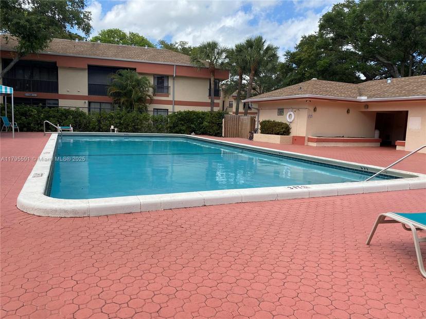 Picture of 4133 S Carambola Cir S # G203, Coconut Creek FL 33066