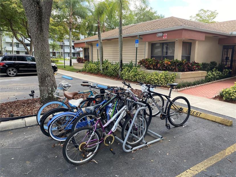 Picture of 4133 S Carambola Cir S # G203, Coconut Creek FL 33066