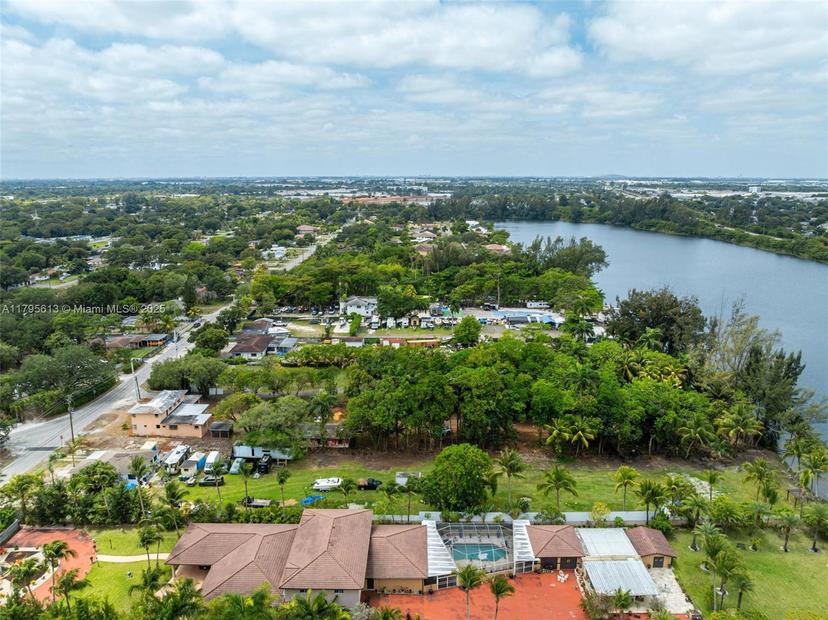 Picture of 15100 NW River Dr, Miami FL 33169