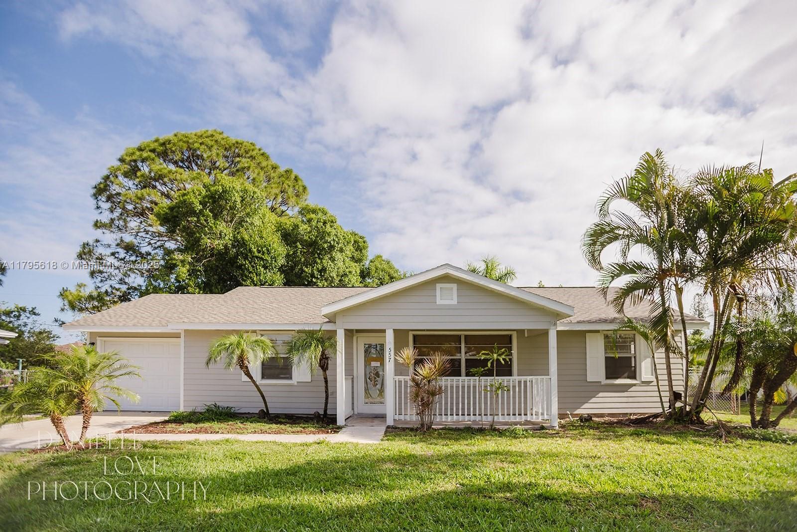 Picture of 557 NW Fairfax Ave, Port St. Lucie, FL 34983