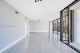 Picture of 20281 E Country Club Dr # 501, Aventura, FL 33180