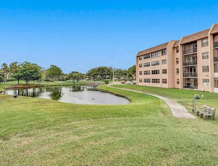 Picture of 2901 N Nob Hill Rd # 101, Sunrise FL 33322