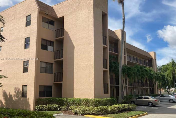 Picture of 2901 N Nob Hill Rd # 101, Sunrise FL 33322