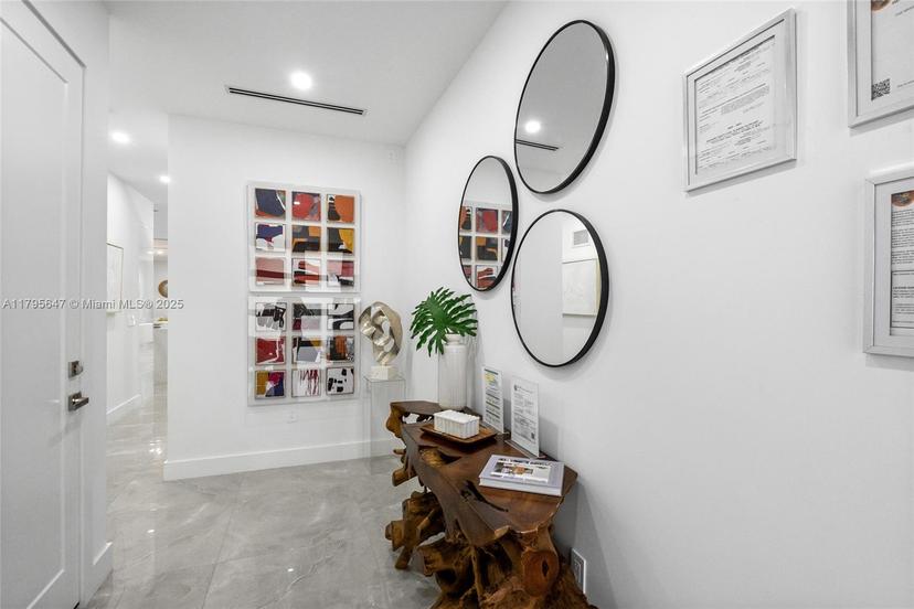 Picture of 325 SW 16Th St # B, Fort Lauderdale FL 33315