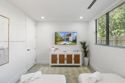 Picture of 325 SW 16Th St # B, Fort Lauderdale, FL 33315