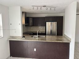 Picture of 221 Meridian Ave # 406, Miami Beach, FL 33139