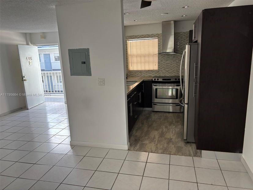 Picture of 221 Meridian Ave # 406, Miami Beach FL 33139