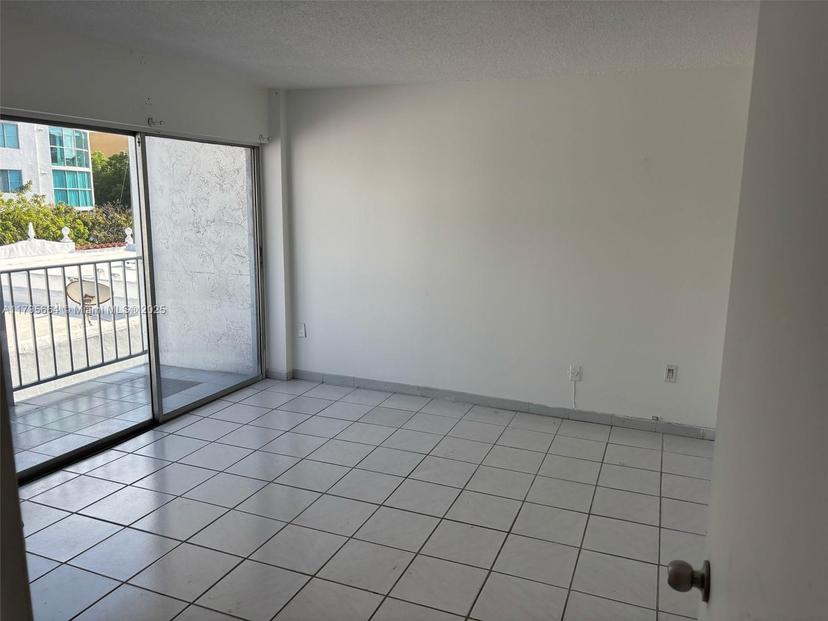 Picture of 221 Meridian Ave # 406, Miami Beach FL 33139