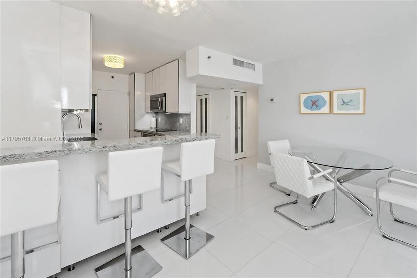 Picture of 100 Lincoln Rd # 611, Miami Beach FL 33139