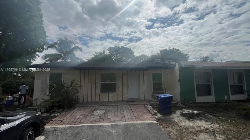 Picture of 19585 NW 29Th Ct, Miami Gardens FL 33056