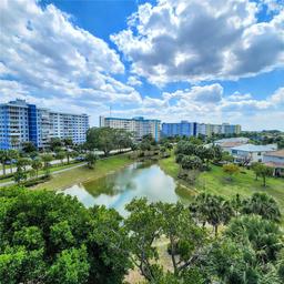 Picture of 4001 Hillcrest Dr # 4, Hollywood, FL 33021