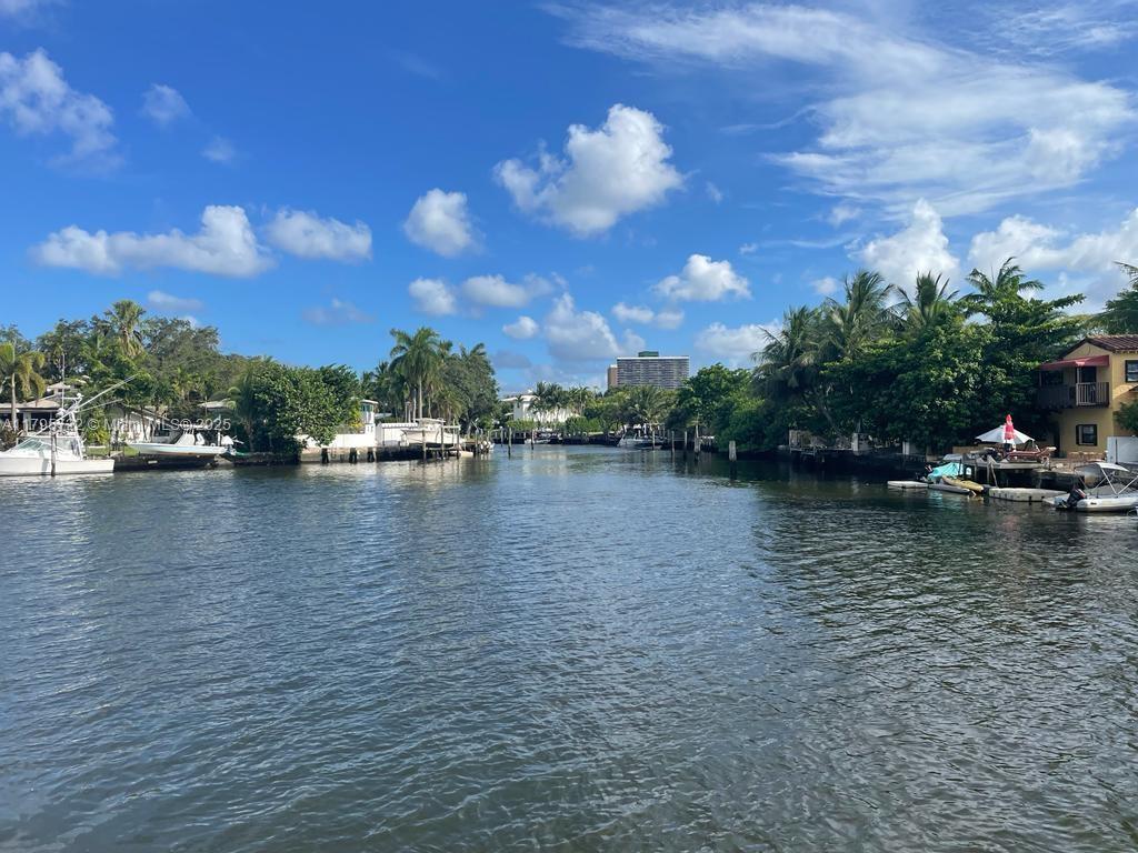Picture of 860 NE 78Th St # 203, Miami, FL 33138