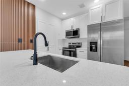 Picture of 440 NW 30Th Ter, Fort Lauderdale, FL 33311